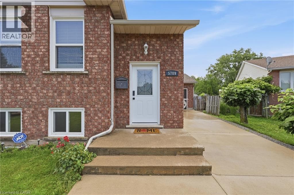 Single Family at 5709 DEERBROOK Street, Niagara Falls, Ontario - Photo 2 - RE/MAX Garden City Realty