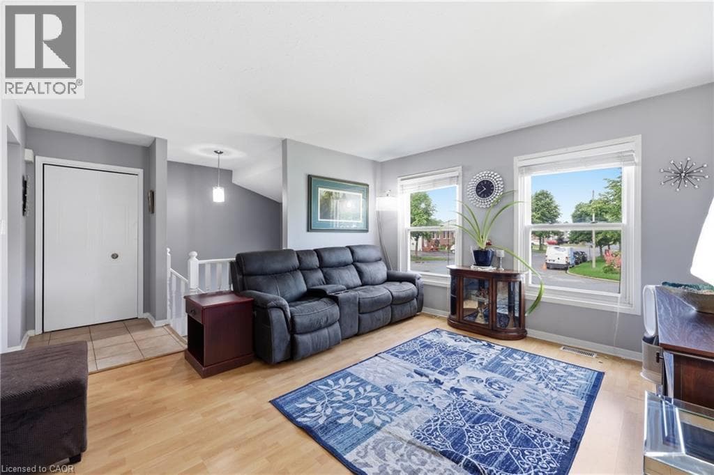 Single Family at 5709 DEERBROOK Street, Niagara Falls, Ontario - Photo 5 - RE/MAX Garden City Realty