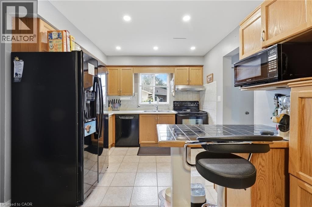 Single Family at 5709 DEERBROOK Street, Niagara Falls, Ontario - Photo 9 - RE/MAX Garden City Realty