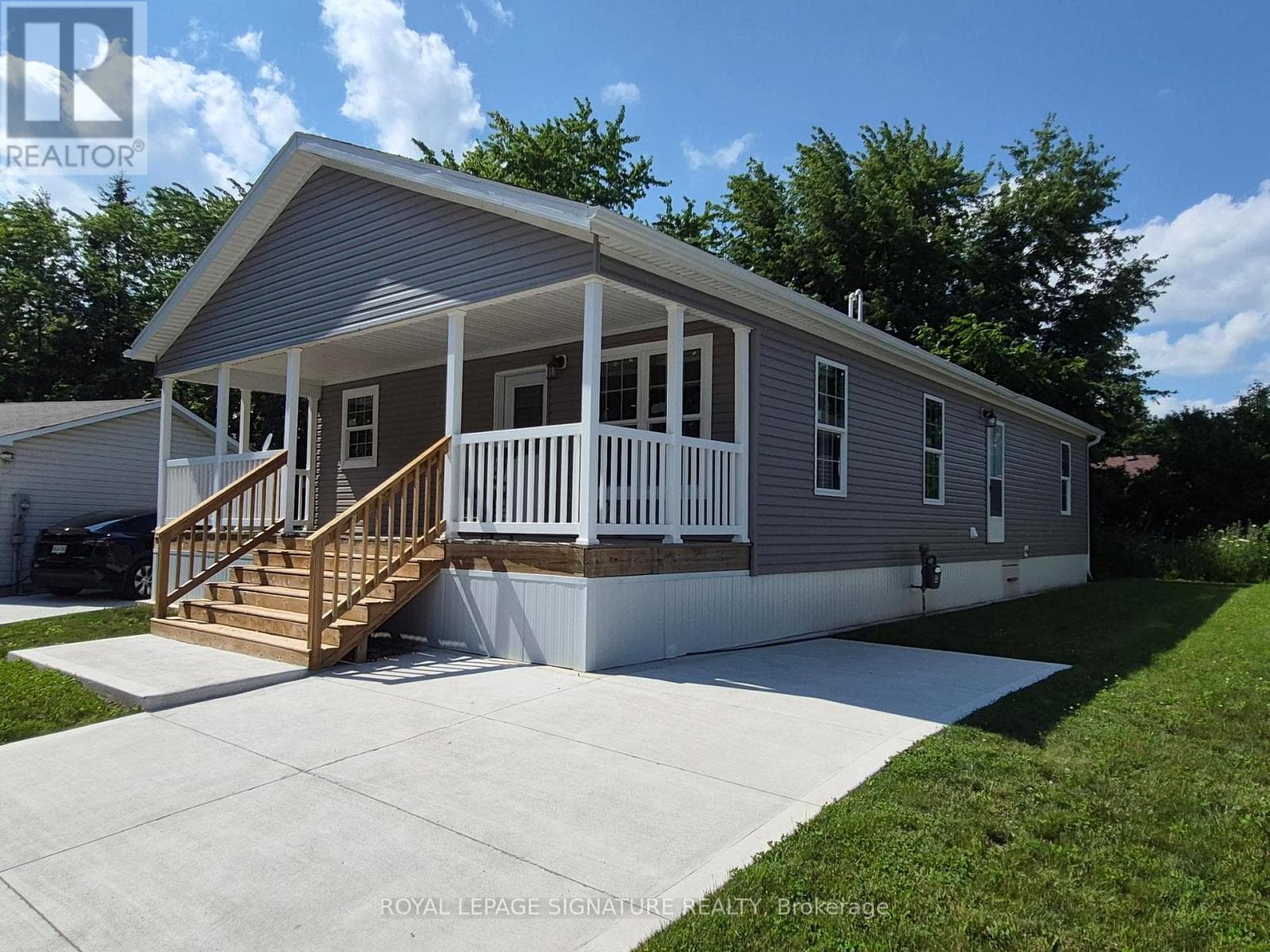 Single Family at 12 Briarwood Place, Innisfil (Cookstown), Ontario - Photo 2 - RE/MAX Garden City Realty