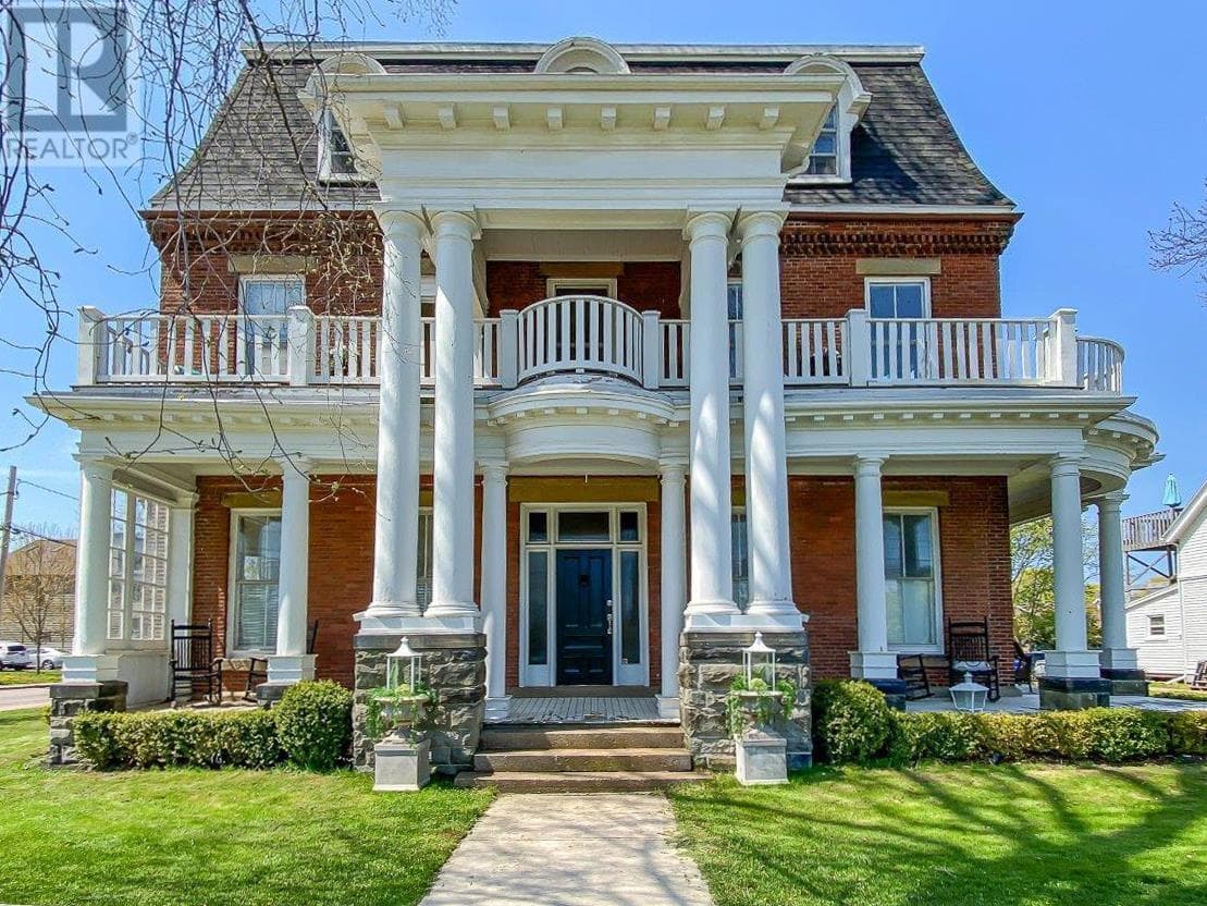 2 Ambrose Street