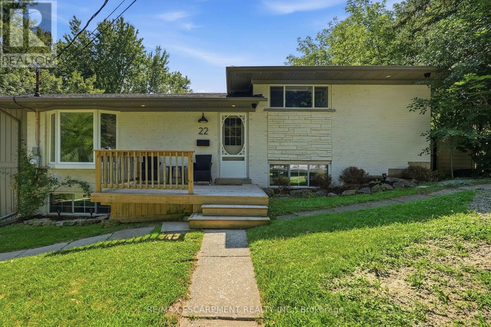 Single Family at 22 Rosebough Street, Hamilton (Dundas), Ontario - Photo 3 - RE/MAX Garden City Realty