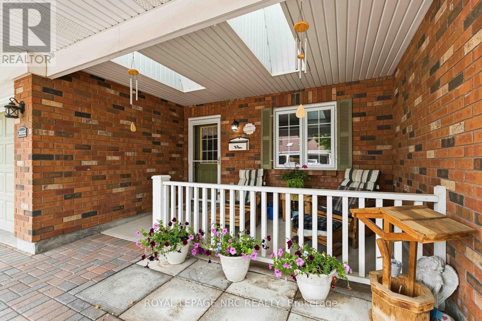 Single Family at 4112 Boysenberry Court, Lincoln (Lincoln-Jordan/Vineland), Ontario - Photo 2 - RE/MAX Garden City Realty