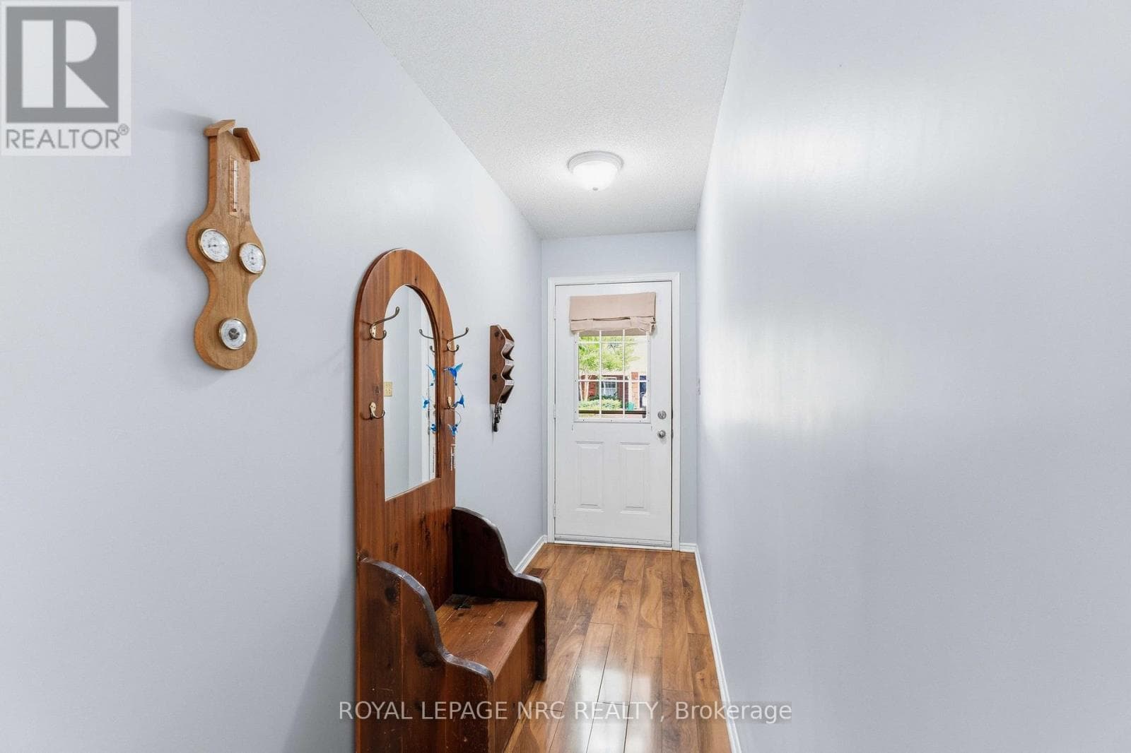 Single Family at 4112 Boysenberry Court, Lincoln (Lincoln-Jordan/Vineland), Ontario - Photo 3 - RE/MAX Garden City Realty