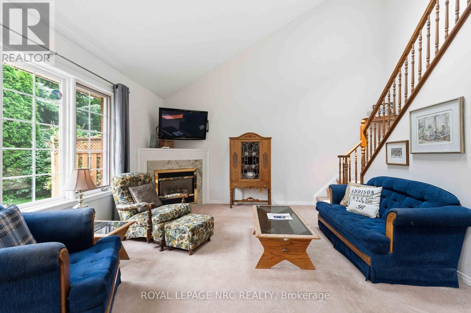 Single Family at 4112 Boysenberry Court, Lincoln (Lincoln-Jordan/Vineland), Ontario - Photo 6 - RE/MAX Garden City Realty