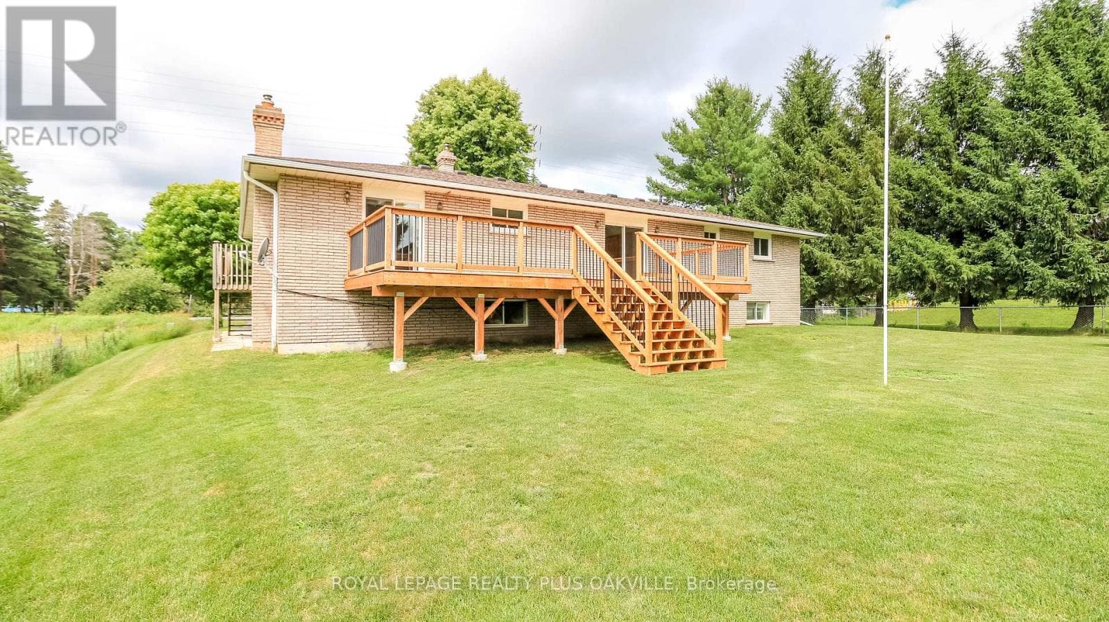 Single Family at 52 Denney Drive, Essa (Baxter), Ontario - Photo 7 - RE/MAX Garden City Realty