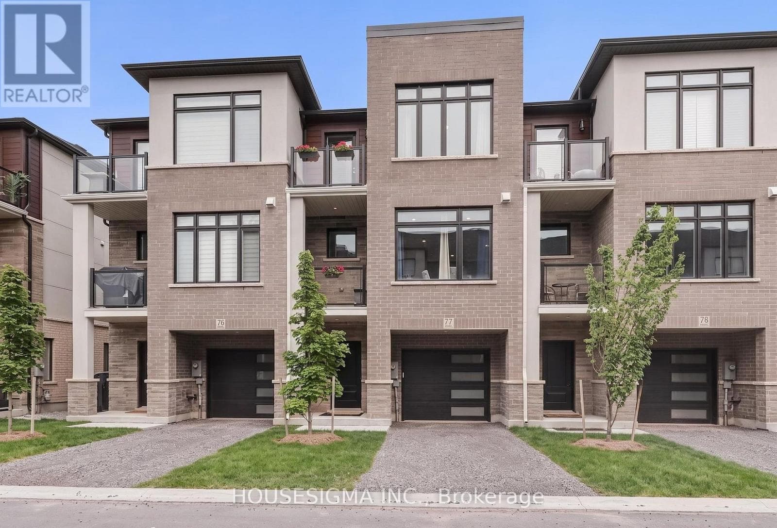 Single Family at 77- 292 Vine Street, St. Catharines (Carlton/Bunting), Ontario - Photo 2 - RE/MAX Garden City Realty