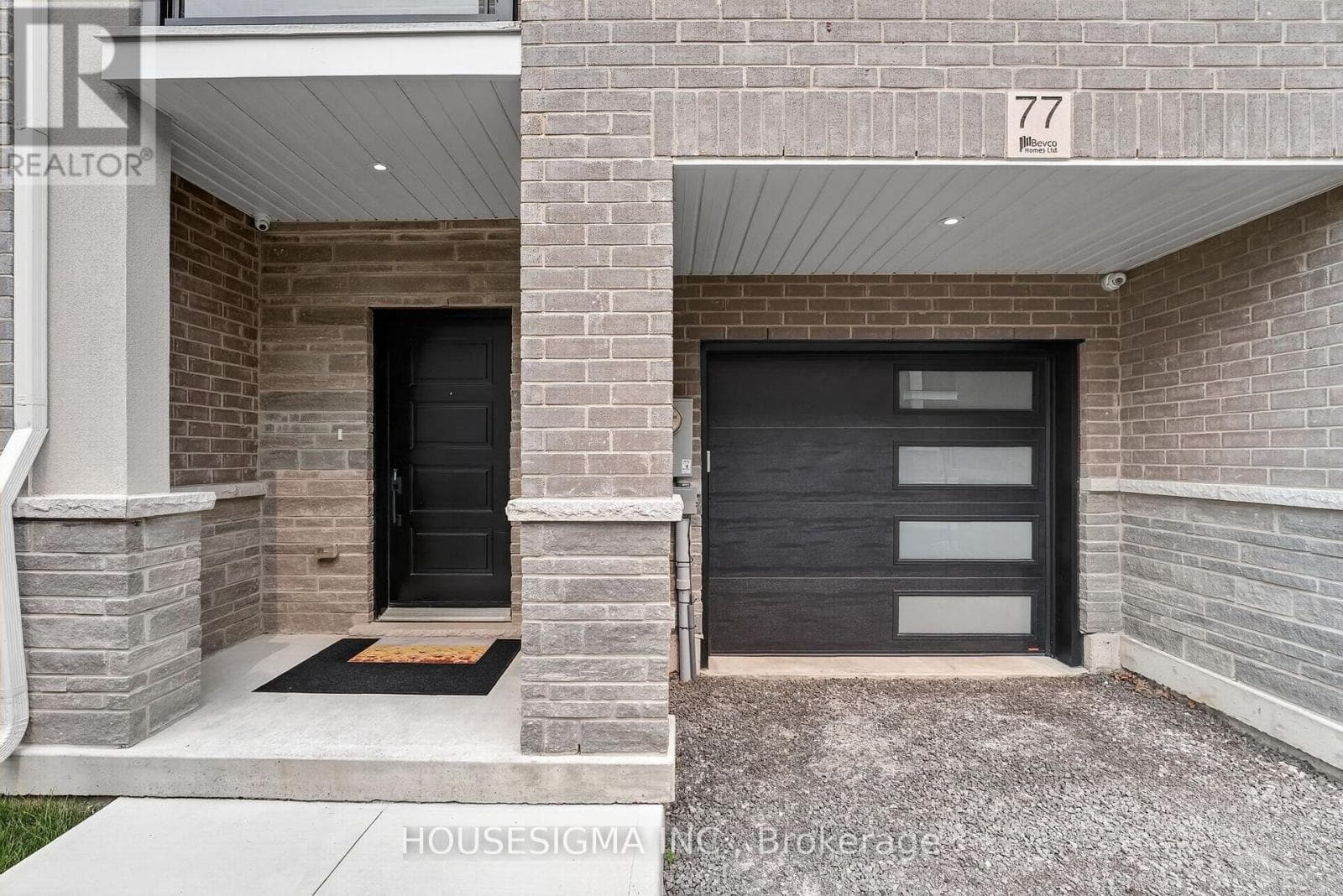 Single Family at 77- 292 Vine Street, St. Catharines (Carlton/Bunting), Ontario - Photo 3 - RE/MAX Garden City Realty