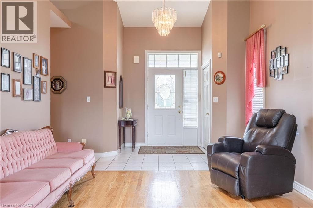 Single Family at 8034 PINELLAS PARK Drive, Niagara Falls, Ontario - Photo 6 - RE/MAX Garden City Realty
