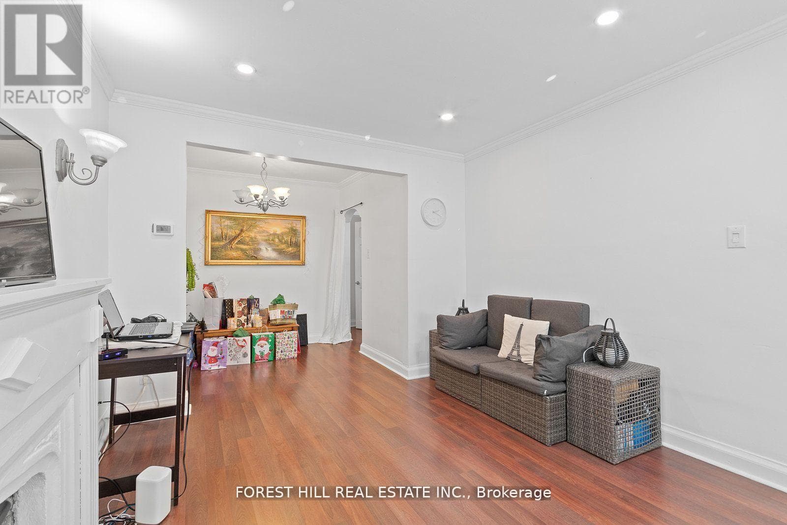 Single Family at 55 Hartley Avenue, Toronto (Briar Hill-Belgravia), Ontario - Photo 7 - RE/MAX Garden City Realty
