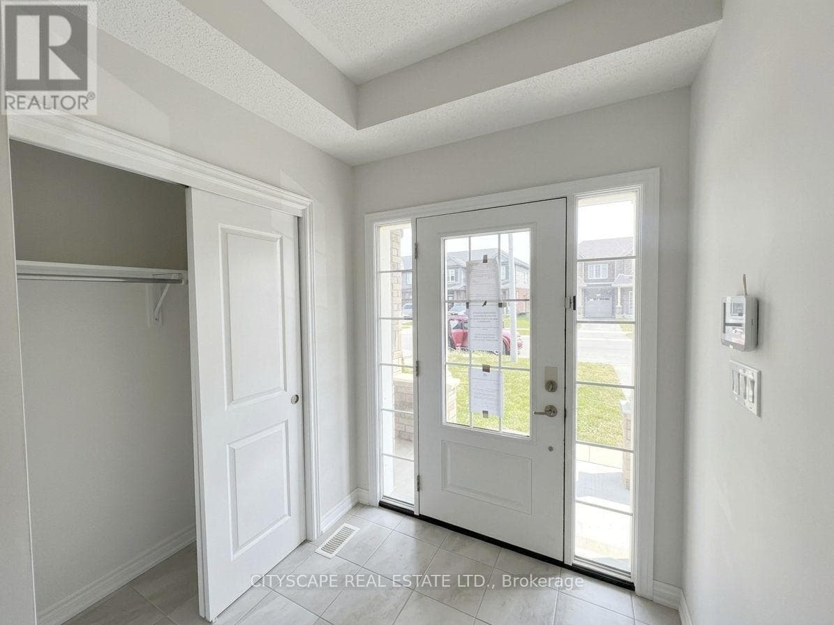 Single Family at 100 Sunflower Place, Welland (West Welland), Ontario - Photo 4 - RE/MAX Garden City Realty
