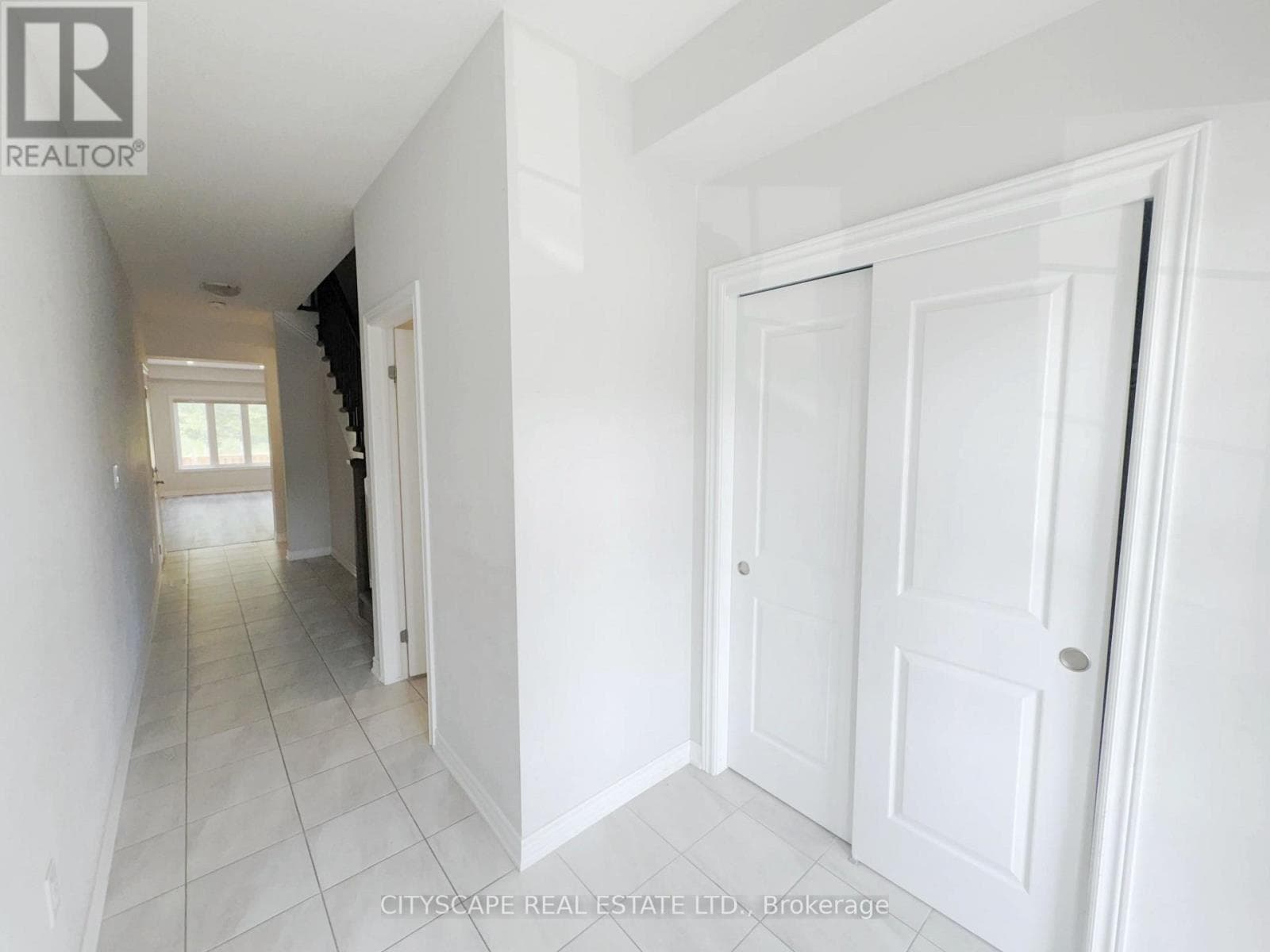 Single Family at 100 Sunflower Place, Welland (West Welland), Ontario - Photo 5 - RE/MAX Garden City Realty