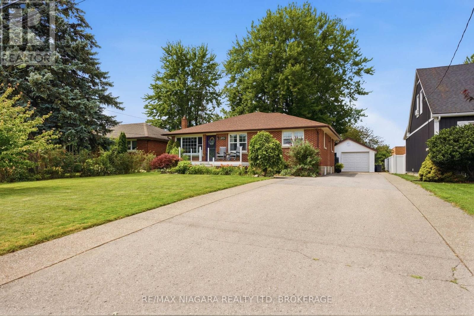 Single Family at 1876 FOUR MILE CREEK Road, Niagara-on-the-Lake (Virgil), Ontario - Photo 2 - RE/MAX Garden City Realty