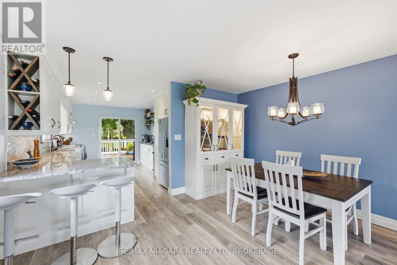 Single Family at 1876 FOUR MILE CREEK Road, Niagara-on-the-Lake (Virgil), Ontario - Photo 5 - RE/MAX Garden City Realty