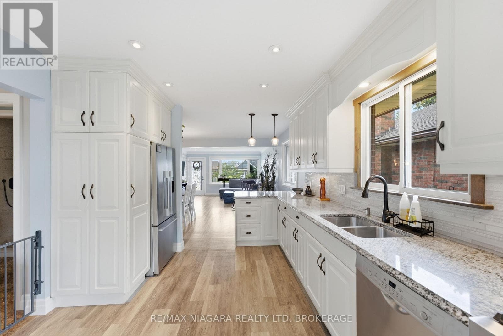 Single Family at 1876 FOUR MILE CREEK Road, Niagara-on-the-Lake (Virgil), Ontario - Photo 6 - RE/MAX Garden City Realty
