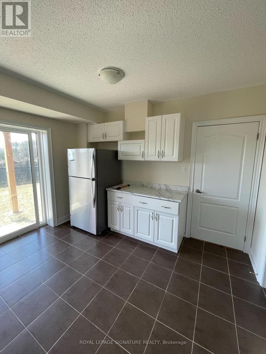 Single Family at 77 Ben Sinclair Avenue, East Gwillimbury (Queensville), Ontario - Photo 6 - RE/MAX Garden City Realty