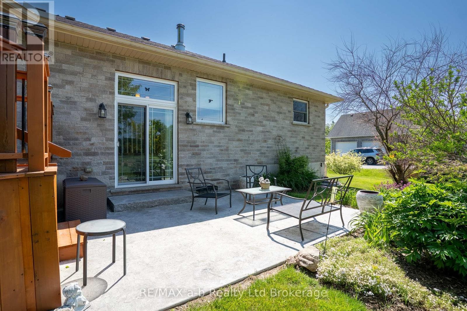 Single Family at 261 Middle Townline Road, Brant (Burford), Ontario - Photo 10 - RE/MAX Garden City Realty