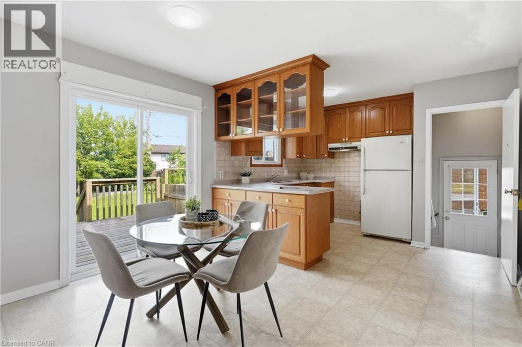 Single Family at 127 WELLINGTON Street, Welland, Ontario - Photo 10 - RE/MAX Garden City Realty