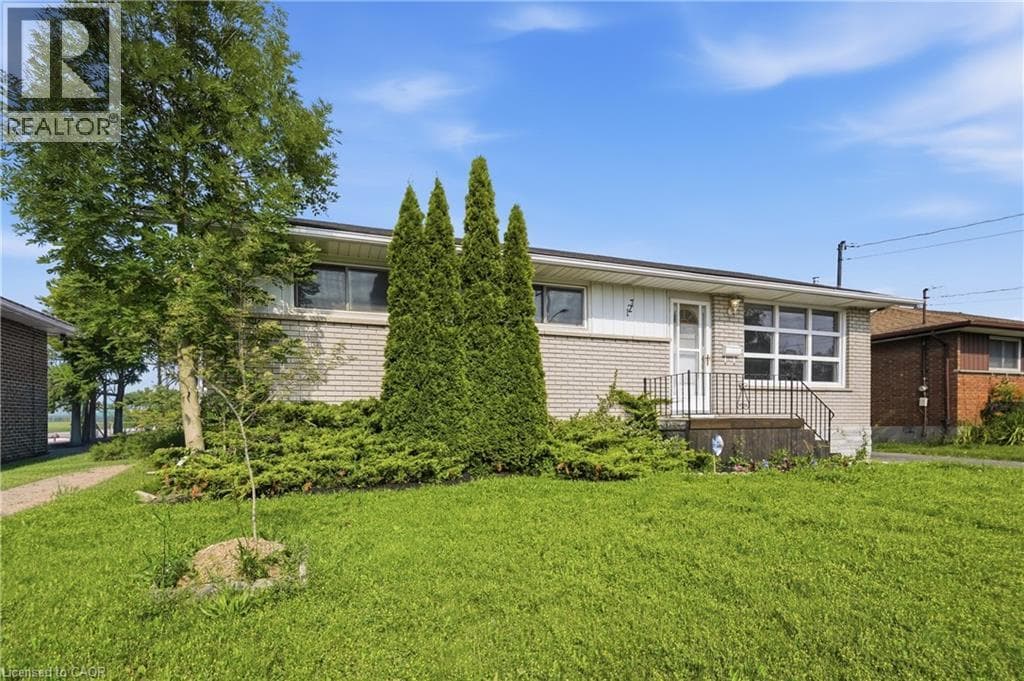 Single Family at 127 WELLINGTON Street, Welland, Ontario - Photo 2 - RE/MAX Garden City Realty