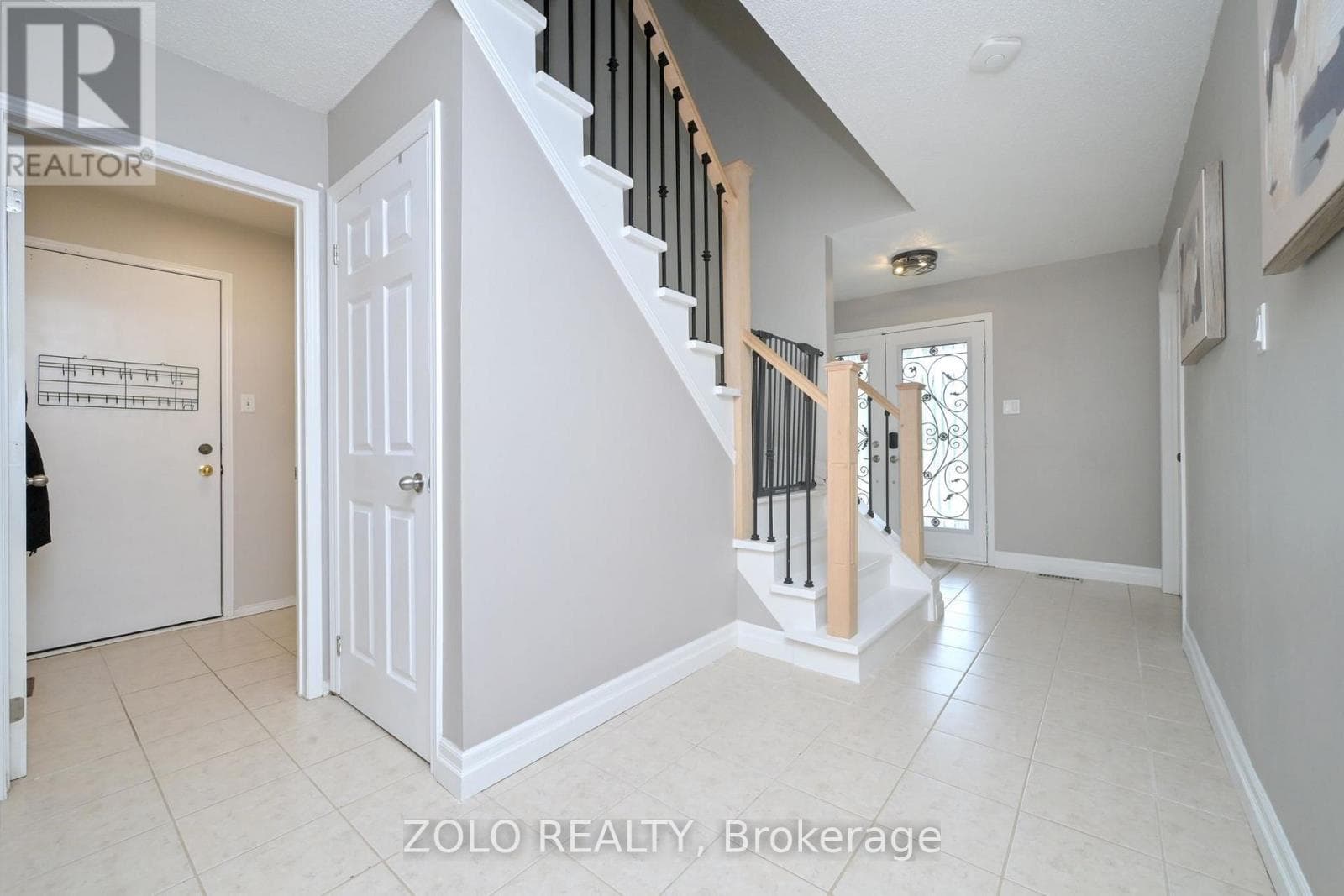 Single Family at 1077 Anna Maria Avenue, Innisfil (Alcona), Ontario - Photo 4 - RE/MAX Garden City Realty