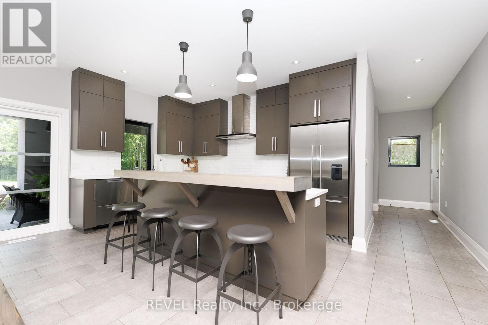 Single Family at 1009 Canboro Road, Pelham (Fenwick), Ontario - Photo 10 - RE/MAX Garden City Realty