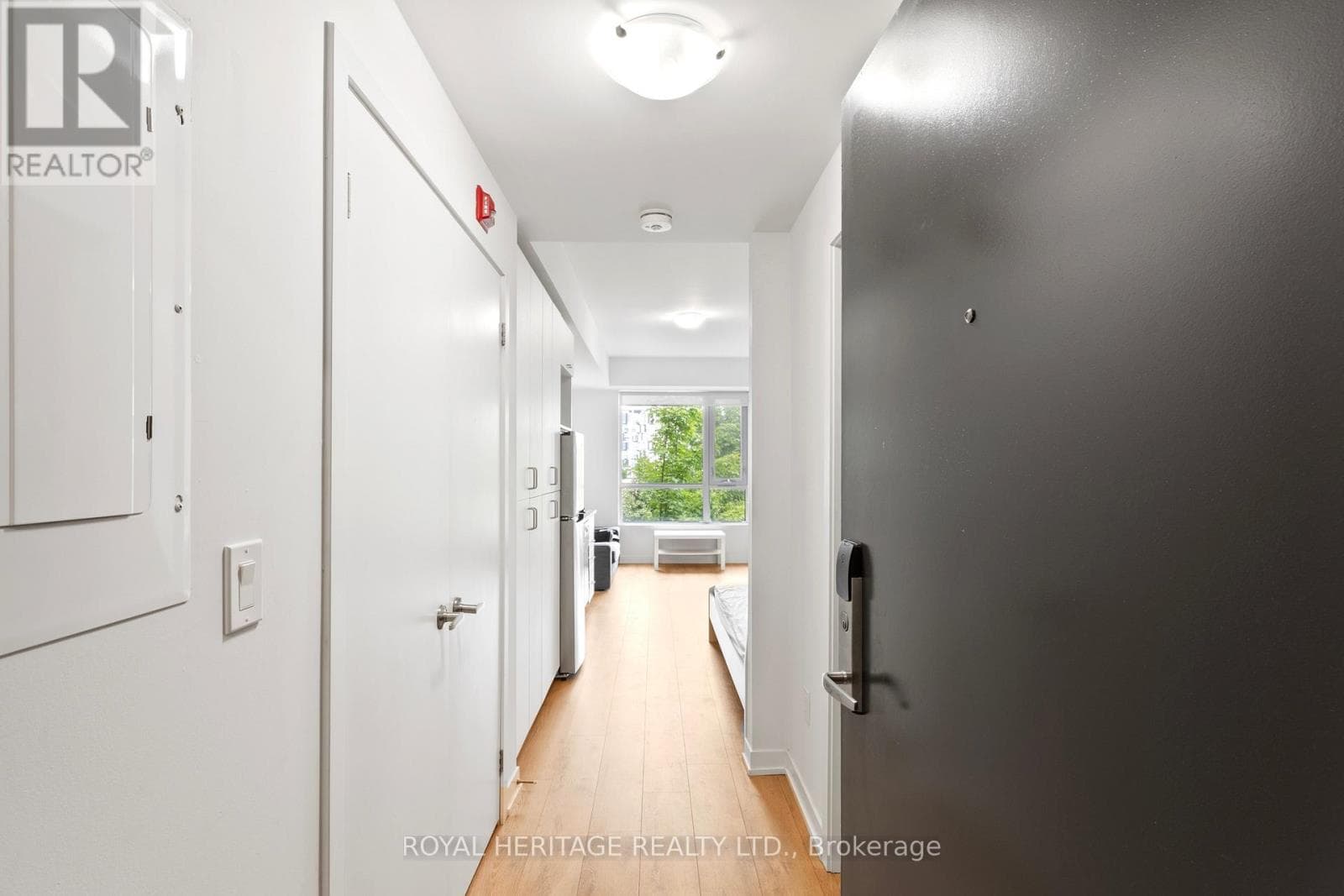 307- 1800 Simcoe Street