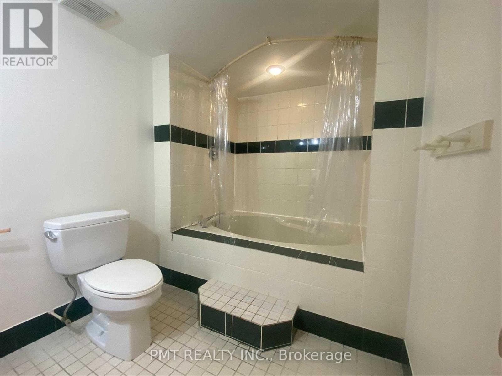 Single Family at Lower- 41 Park Street, Toronto (Birchcliffe-Cliffside), Ontario - Photo 10 - RE/MAX Garden City Realty
