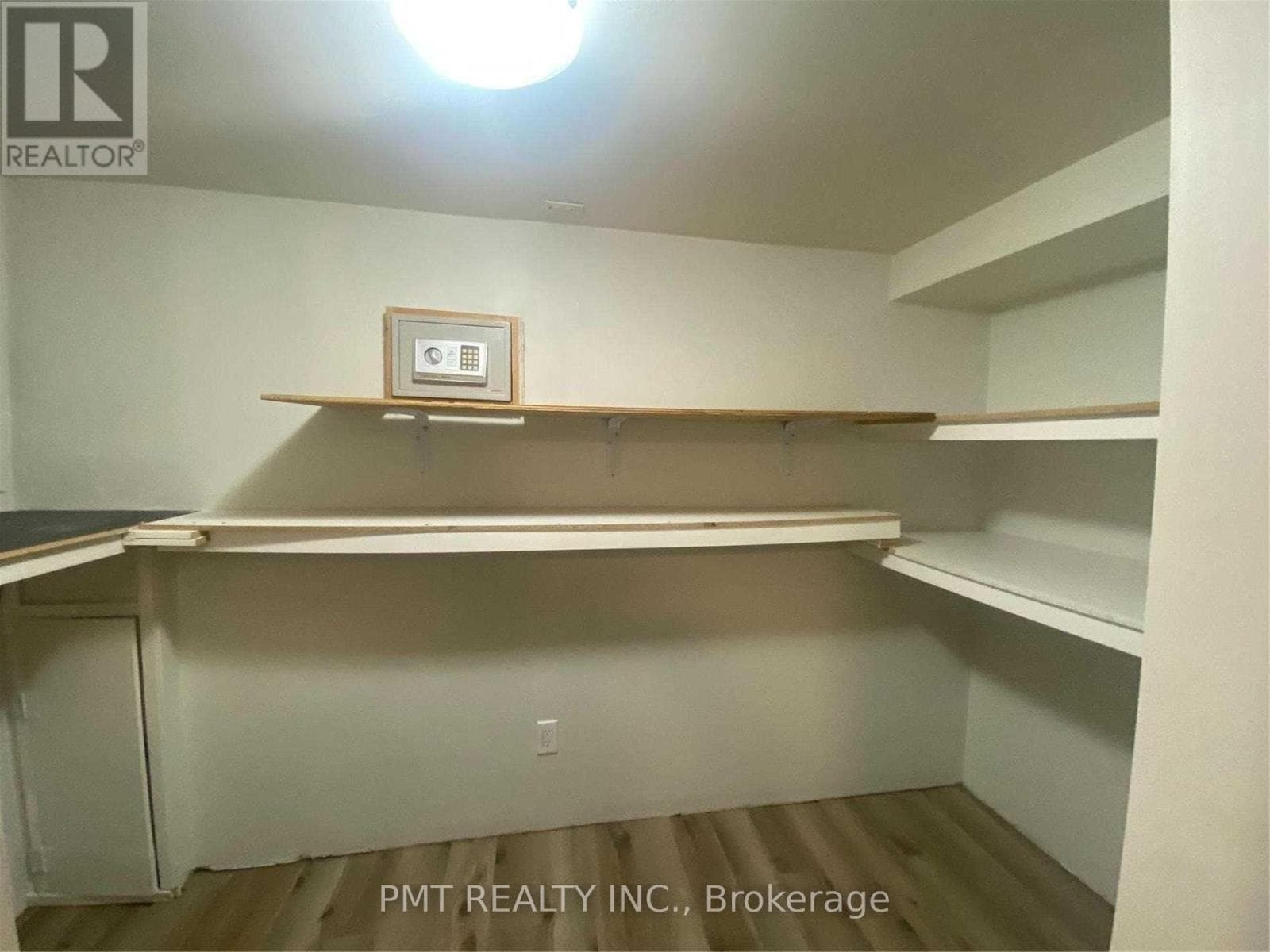 Single Family at Lower- 41 Park Street, Toronto (Birchcliffe-Cliffside), Ontario - Photo 8 - RE/MAX Garden City Realty