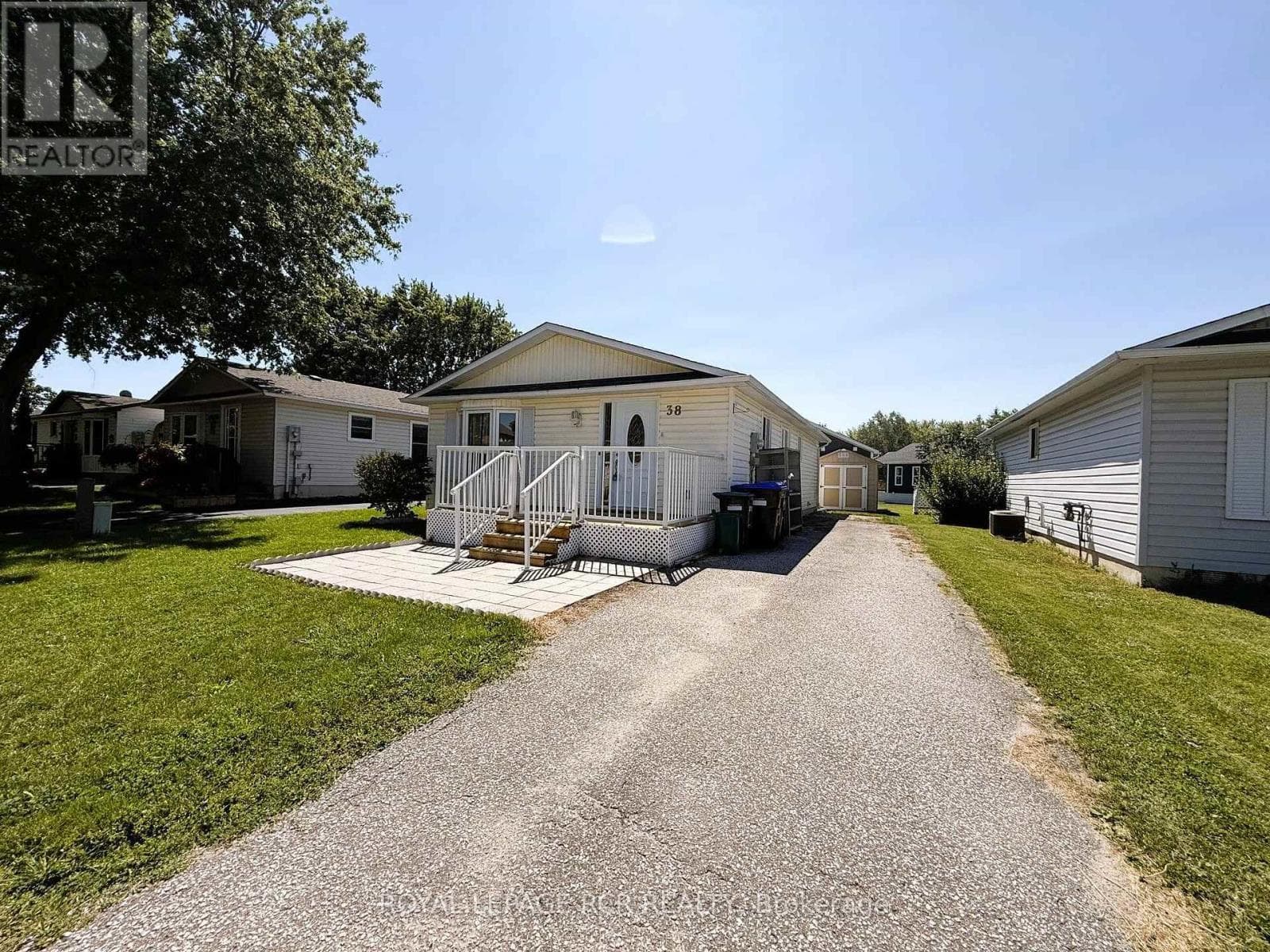 Single Family at 38 Royal Oak Drive, Innisfil (Cookstown), Ontario - Photo 3 - RE/MAX Garden City Realty