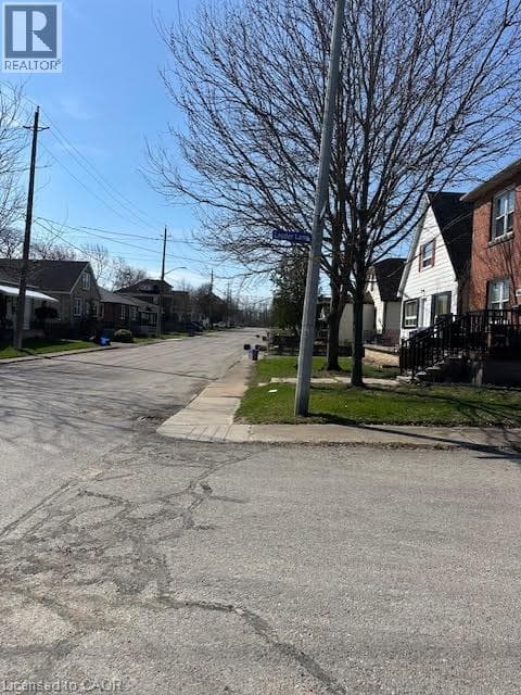 Multi-family at 4077 HICKSON Avenue, Niagara Falls, Ontario - Photo 5 - RE/MAX Garden City Realty