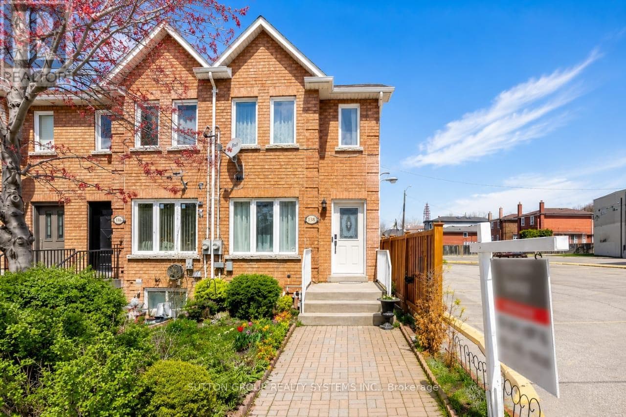 2138 Eglinton Avenue