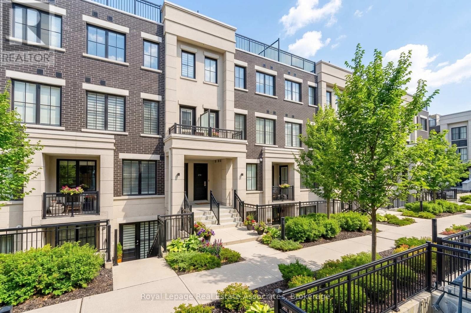 511- 657 Cricklewood Drive