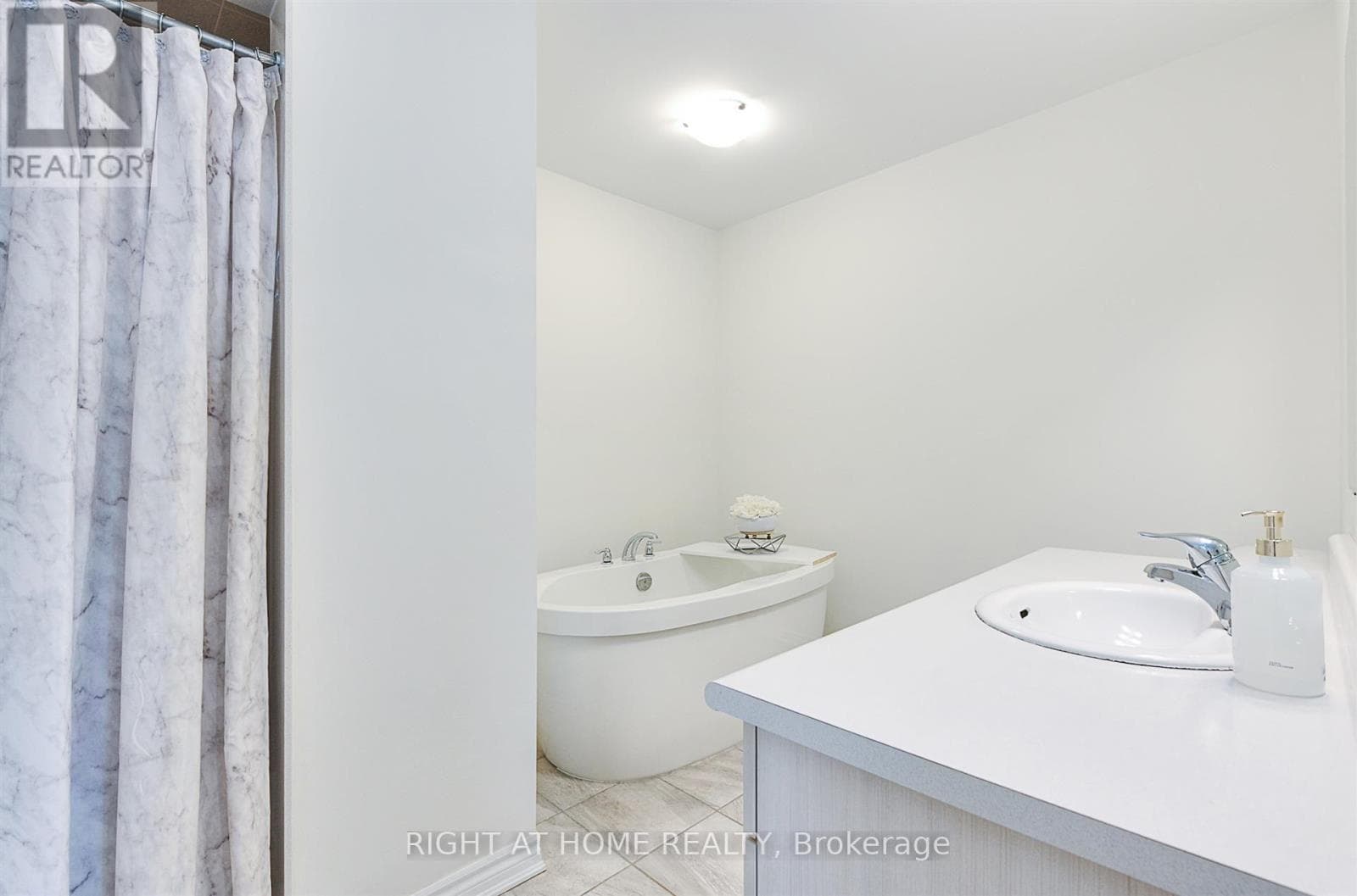Single Family at 403- 1148 Dragonfly Ave Avenue, Pickering, Ontario - Photo 3 - RE/MAX Garden City Realty