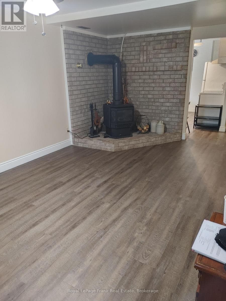 Single Family at 832 Ferndale Street, Oshawa (Northglen), Ontario - Photo 2 - RE/MAX Garden City Realty