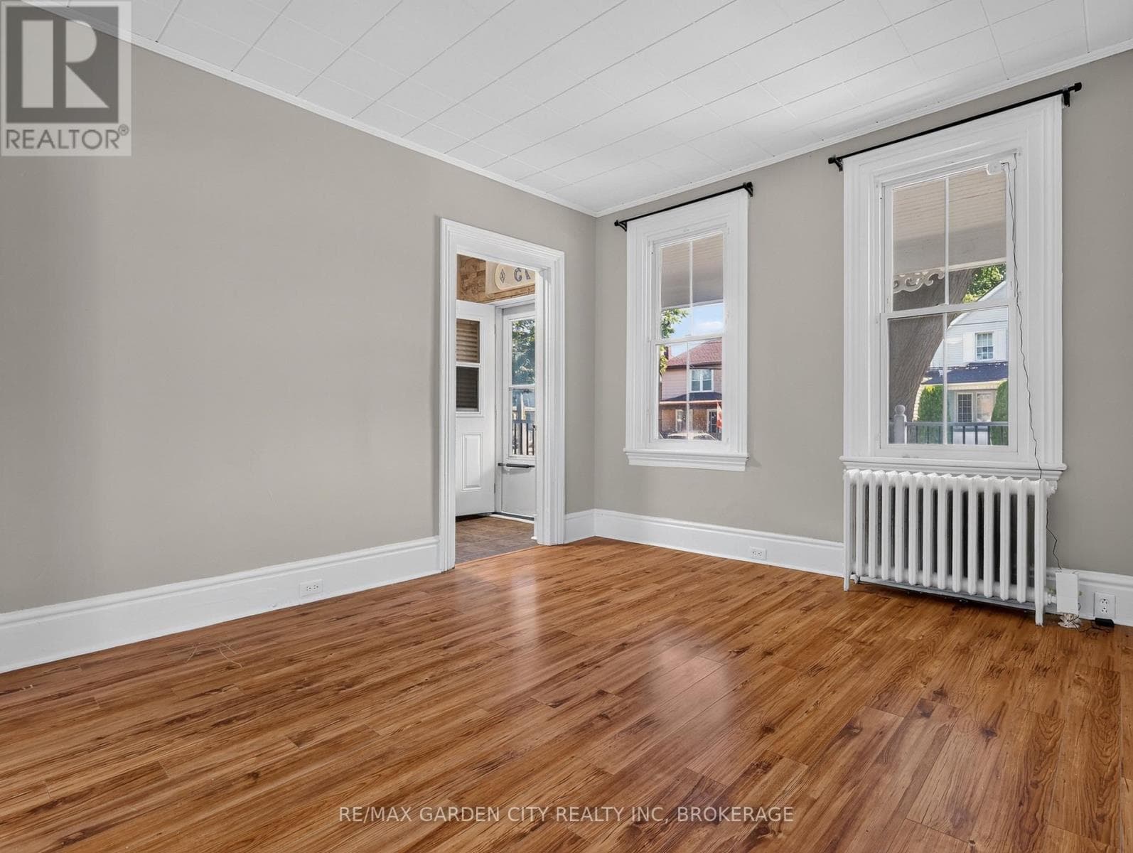 Single Family at 15 Catherine Street, St. Catharines (Downtown), Ontario - Photo 8 - RE/MAX Garden City Realty
