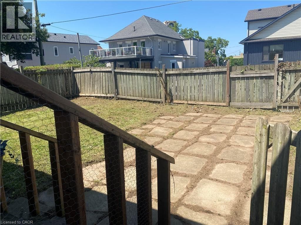 Single Family at 28 GROVE Street, Welland, Ontario - Photo 3 - RE/MAX Garden City Realty