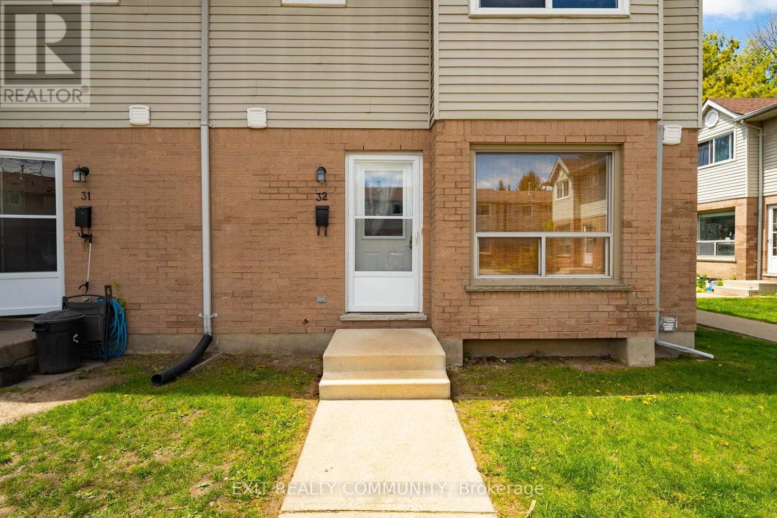 32- 595 Third Street