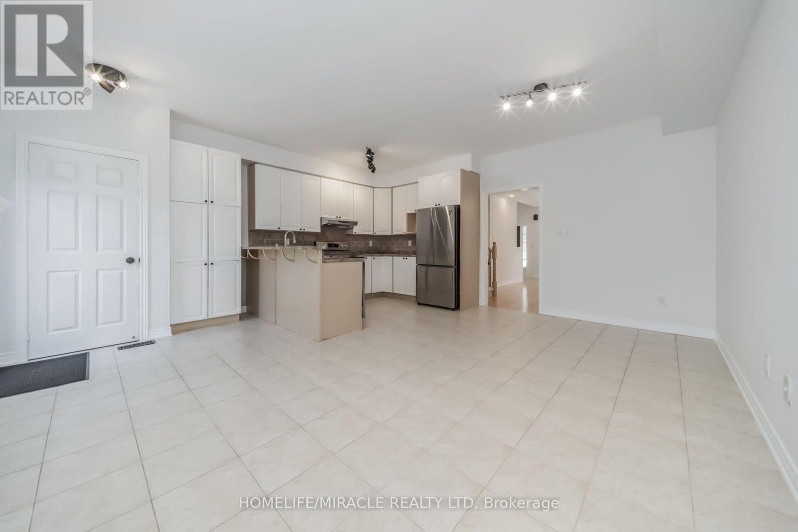 Single Family at 257 Gatwick Drive, Oakville (RO River Oaks), Ontario - Photo 10 - RE/MAX Garden City Realty