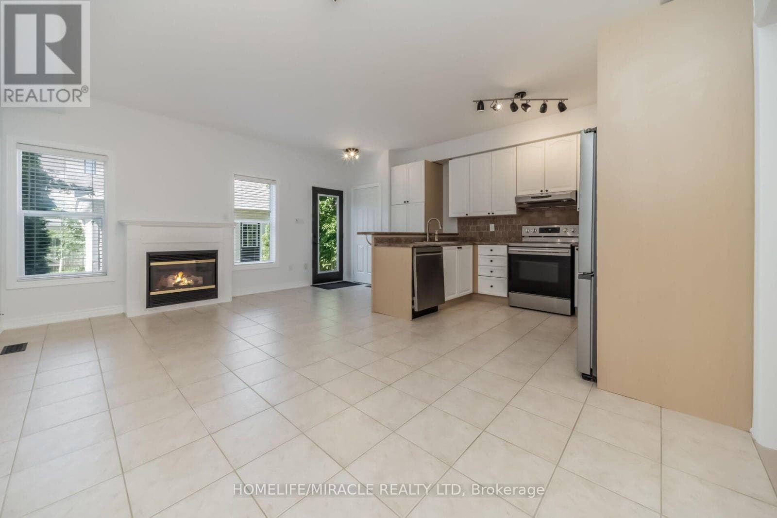 Single Family at 257 Gatwick Drive, Oakville (RO River Oaks), Ontario - Photo 8 - RE/MAX Garden City Realty