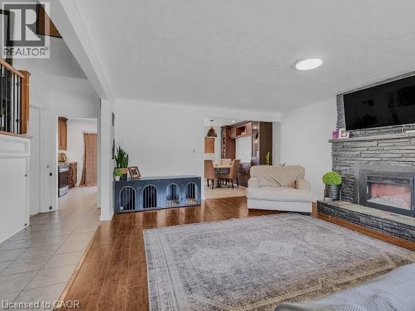 Single Family at 16 WOODMOUNT Drive, St. Catharines, Ontario - Photo 10 - RE/MAX Garden City Realty