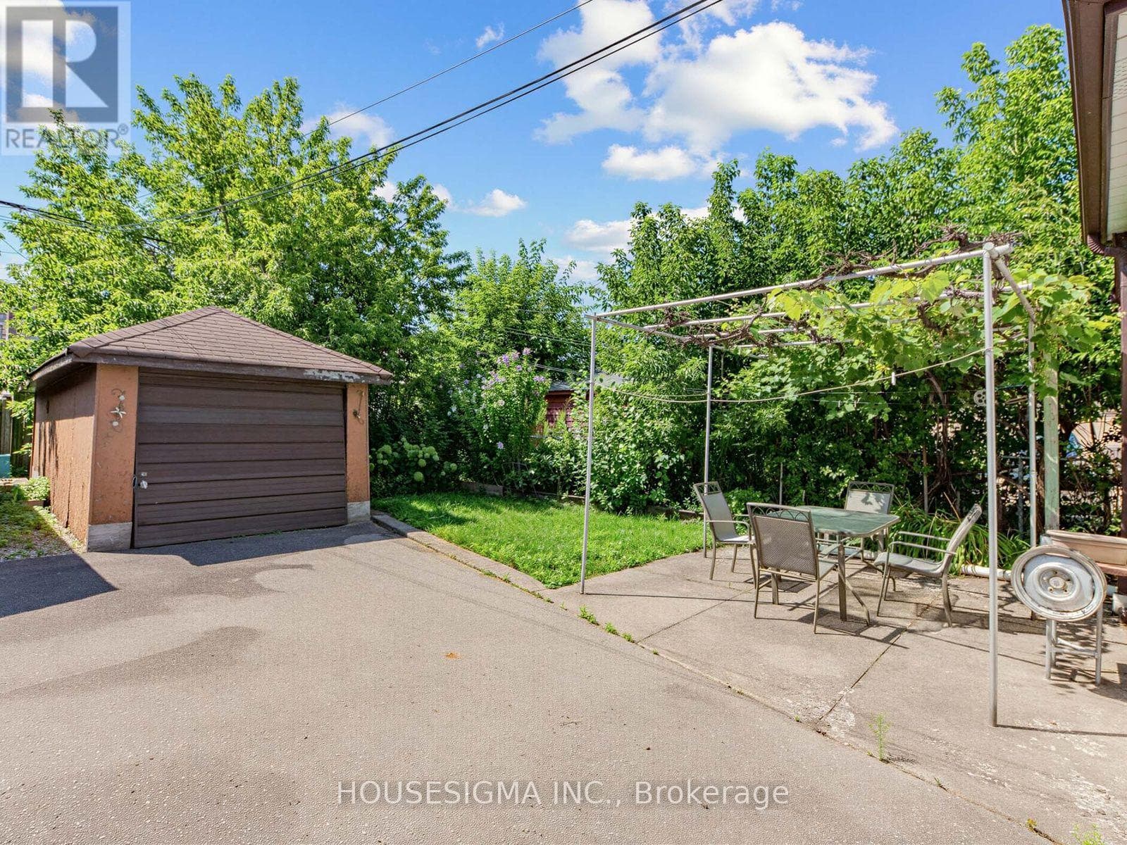 Single Family at 491 Hopewell Avenue, Toronto (Briar Hill-Belgravia), Ontario - Photo 4 - RE/MAX Garden City Realty