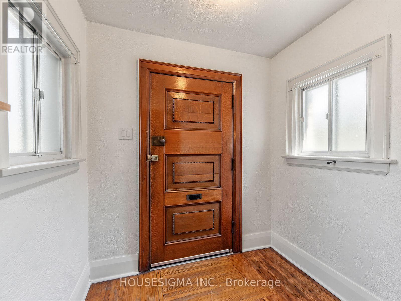 Single Family at 491 Hopewell Avenue, Toronto (Briar Hill-Belgravia), Ontario - Photo 5 - RE/MAX Garden City Realty
