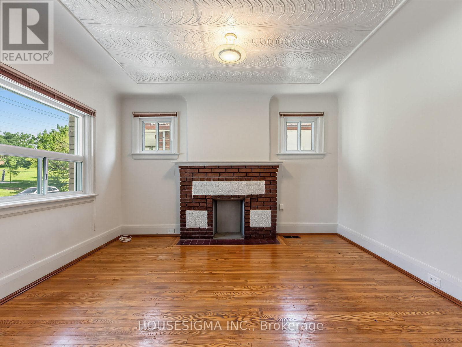 Single Family at 491 Hopewell Avenue, Toronto (Briar Hill-Belgravia), Ontario - Photo 7 - RE/MAX Garden City Realty
