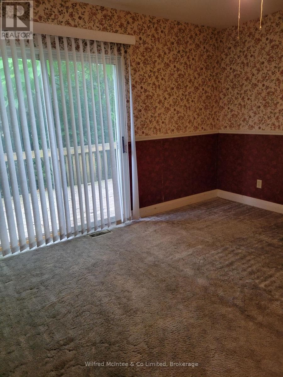 Single Family at 575 11th Street, Hanover, Ontario - Photo 8 - RE/MAX Garden City Realty