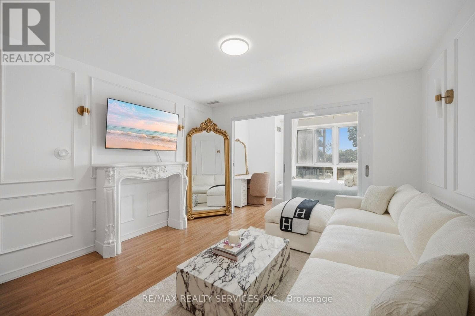 310- 15 Maplewood Avenue