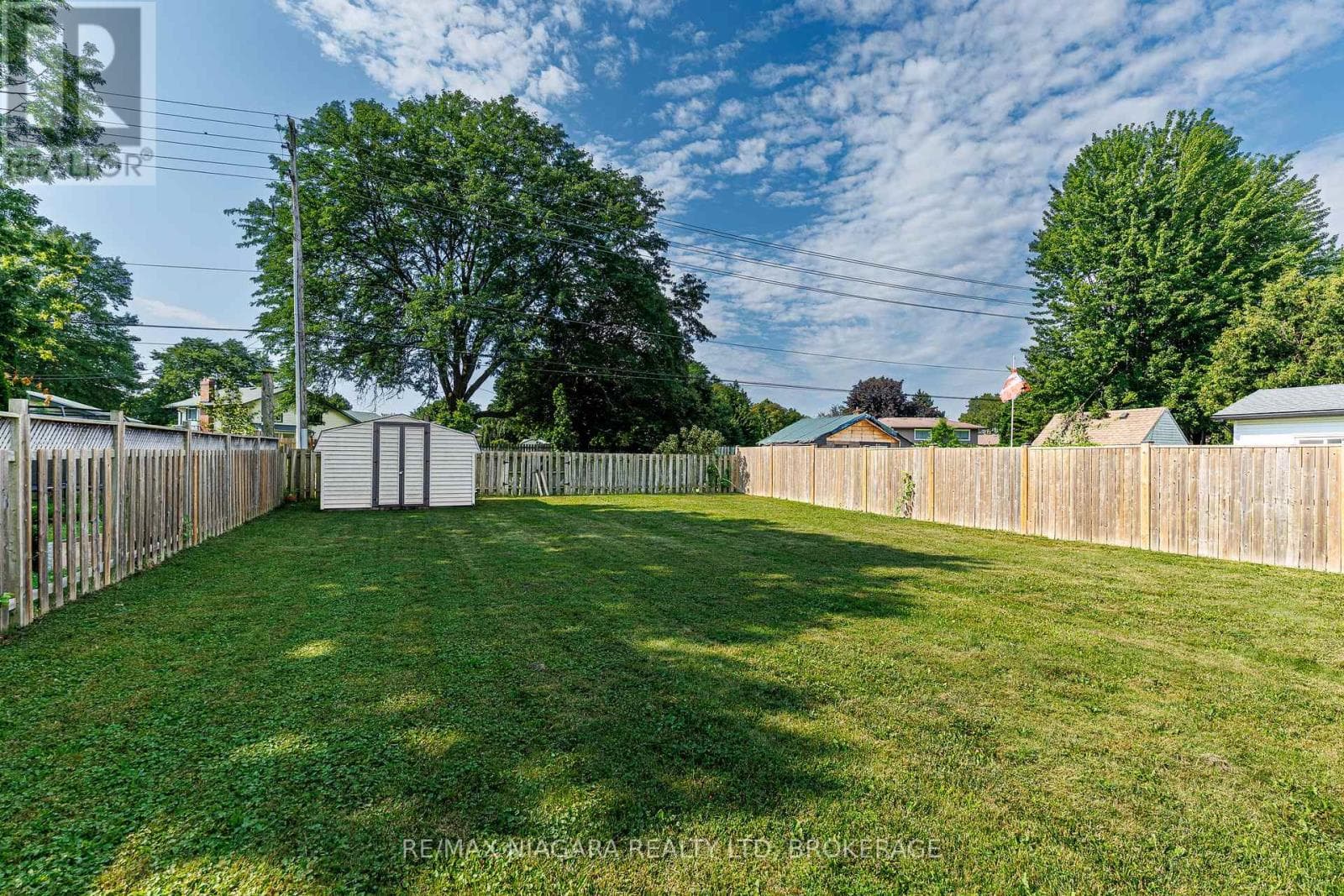 Single Family at 6980 Dolphin Street, Niagara Falls (Morrison), Ontario - Photo 7 - RE/MAX Garden City Realty