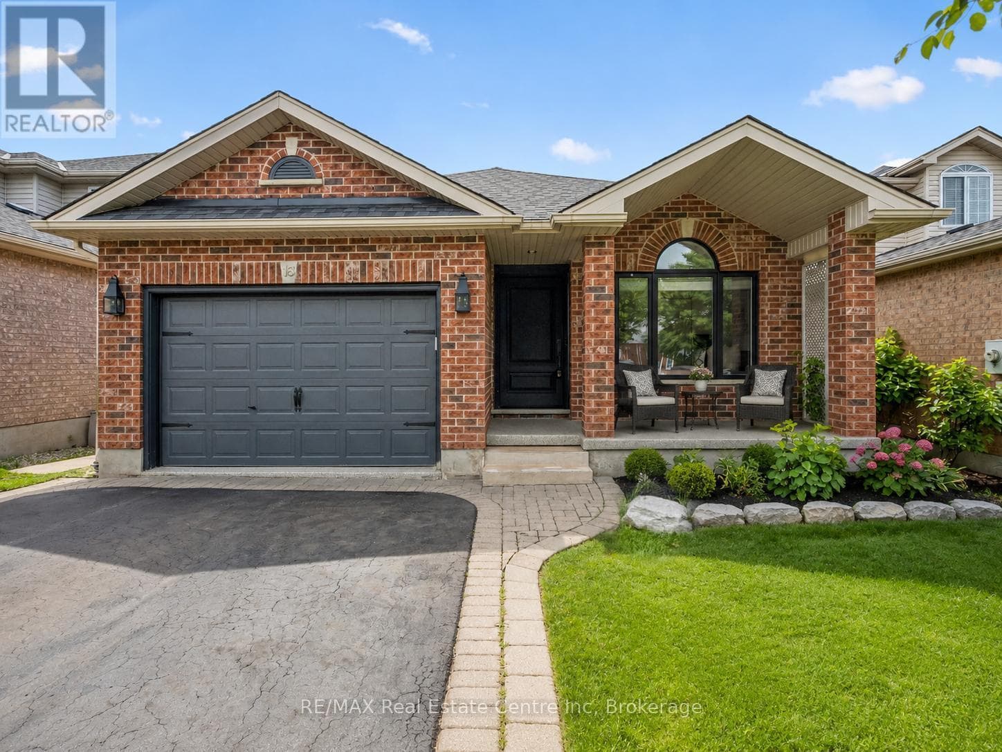 18 KEYS Crescent