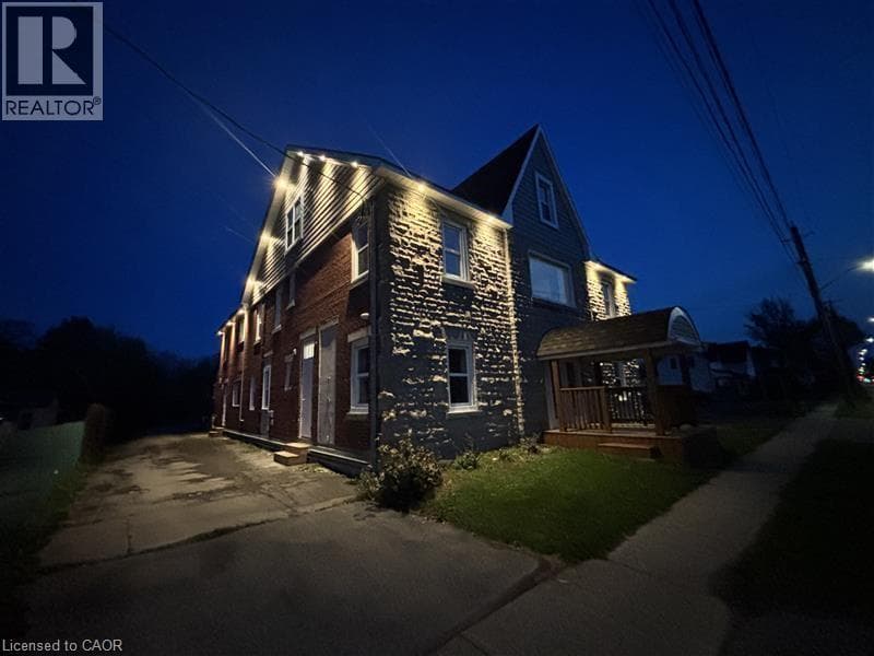 Single Family at 8- 803 KING Street, Port Colborne, Ontario - Photo 7 - RE/MAX Garden City Realty