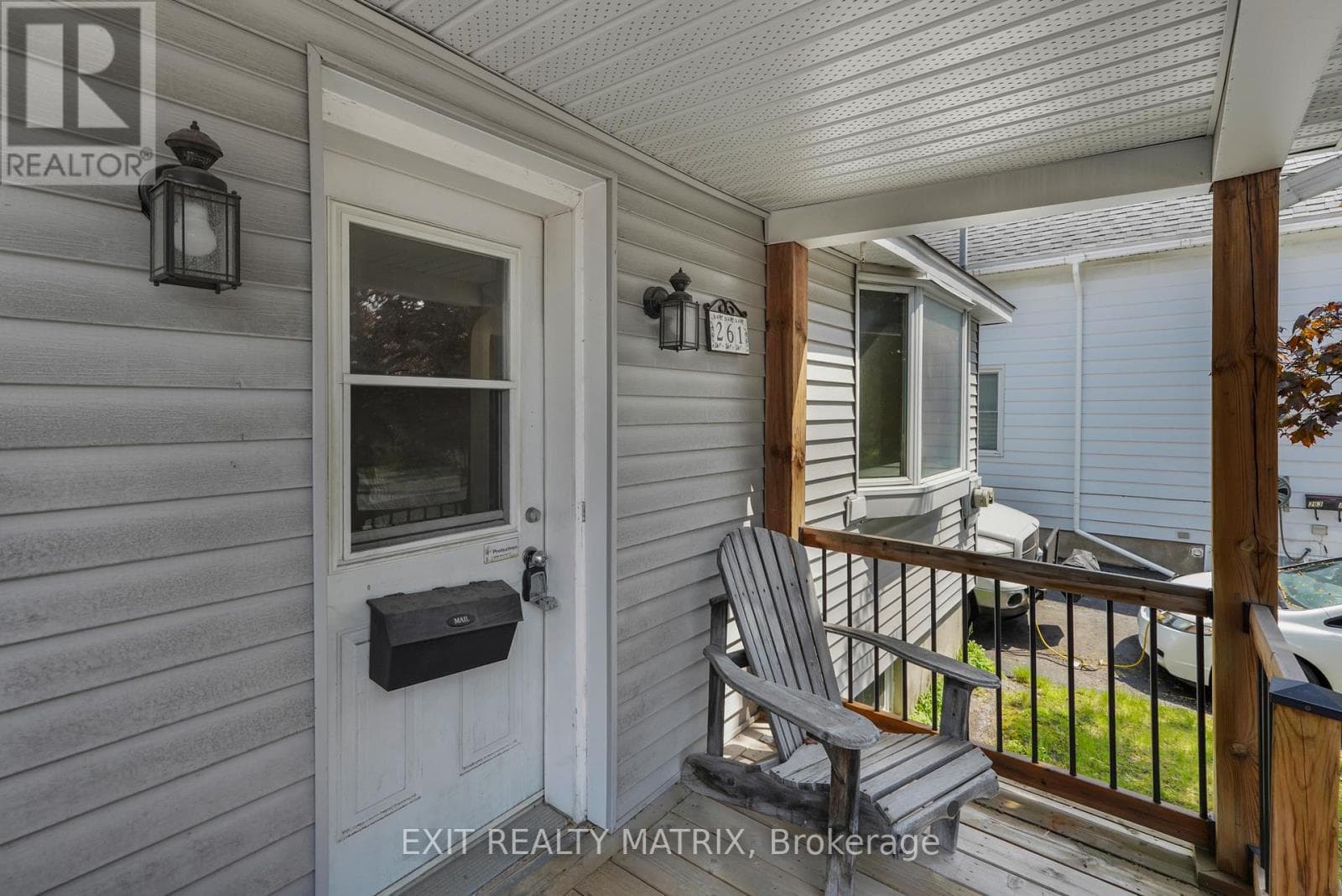 Multi-family at 261 Montfort Street, Ottawa, Ontario - Photo 3 - RE/MAX Garden City Realty