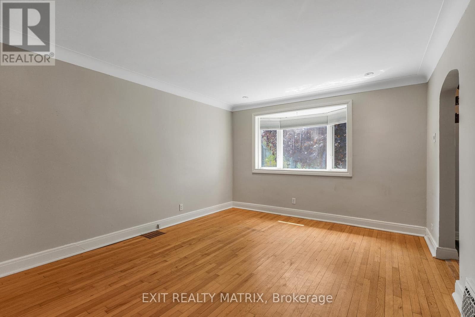 Multi-family at 261 Montfort Street, Ottawa, Ontario - Photo 6 - RE/MAX Garden City Realty